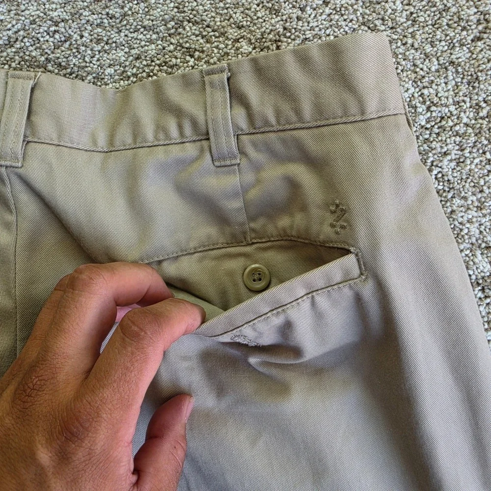 IZOD PerformX Chino Pants Mens 34x32 Tan Khaki Outdoor Casual Lightweight Golf